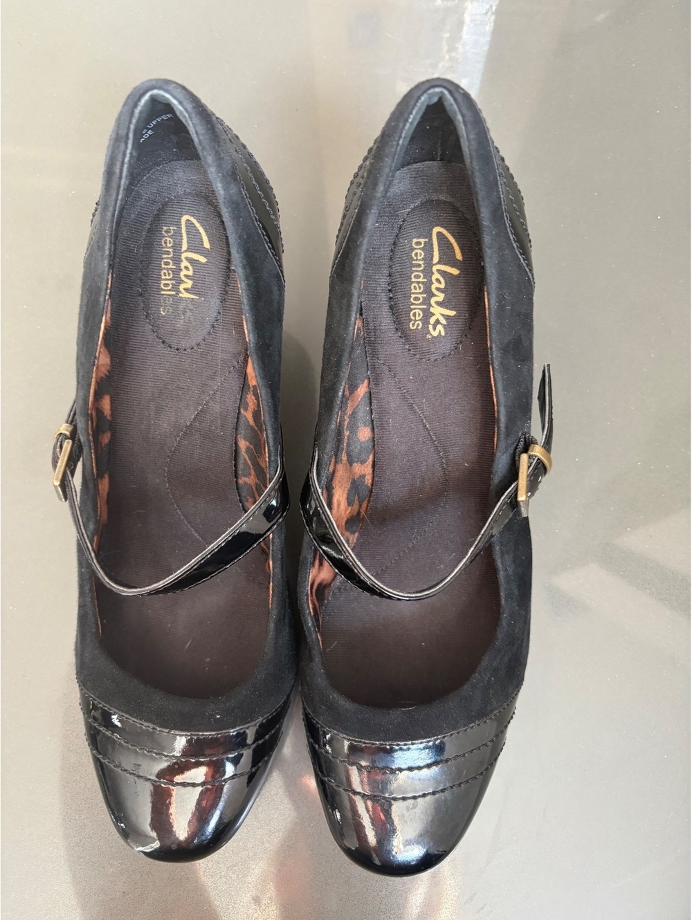 Clarks Bendables Black Mary Jane Heels with Patent Leather Accents Size 7.5M